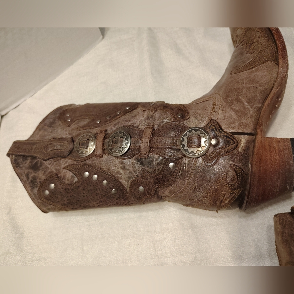Brown Embroidered Leather Western Heeled Boots - Picture 12 of 15